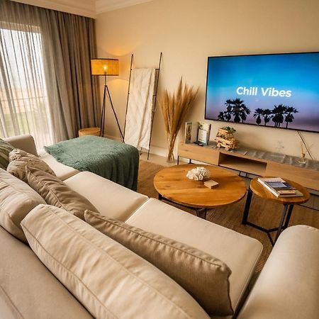 Deja Blue Beachfront Villa, Newly Renovated Langstrand Экстерьер фото