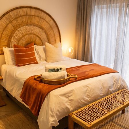 Deja Blue Beachfront Villa, Newly Renovated Langstrand Экстерьер фото