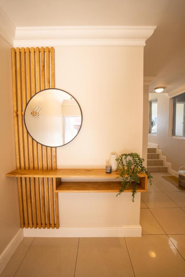 Deja Blue Beachfront Villa, Newly Renovated Langstrand Экстерьер фото